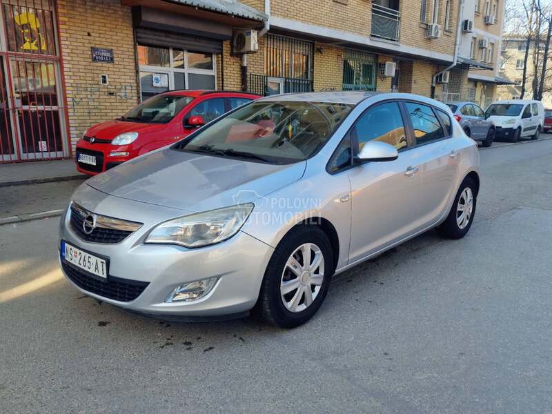 Opel Astra J 1.7d