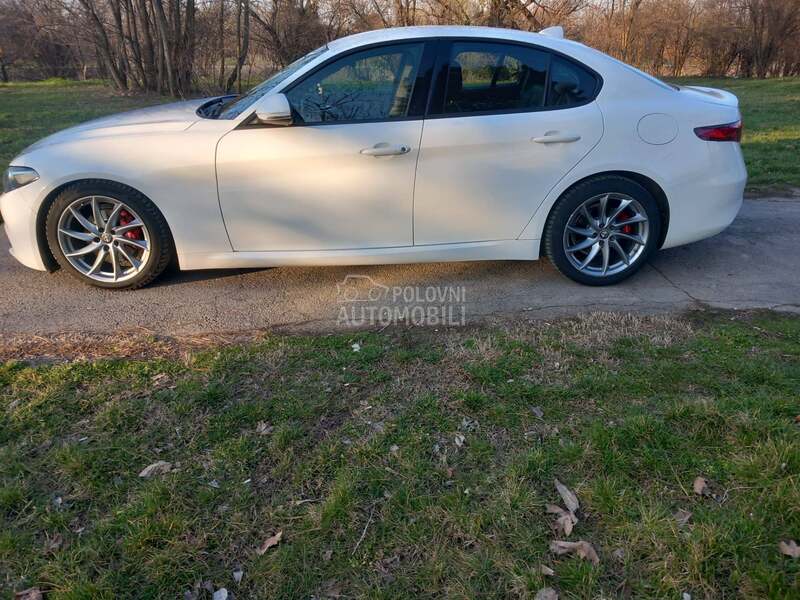 Alfa Romeo Giulia 