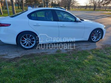 Alfa Romeo Giulia 