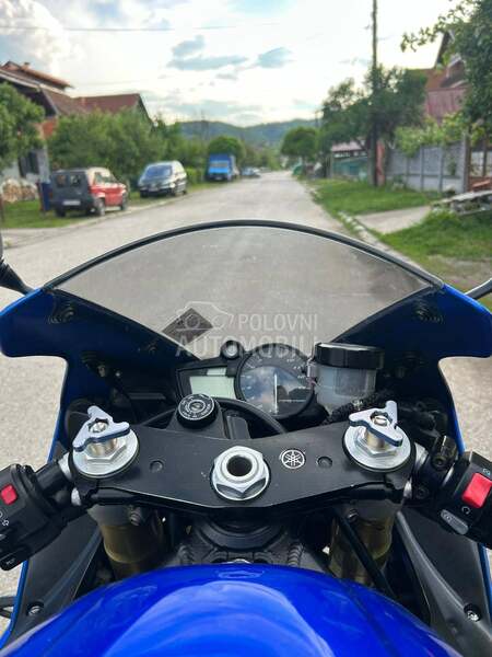 Yamaha R1