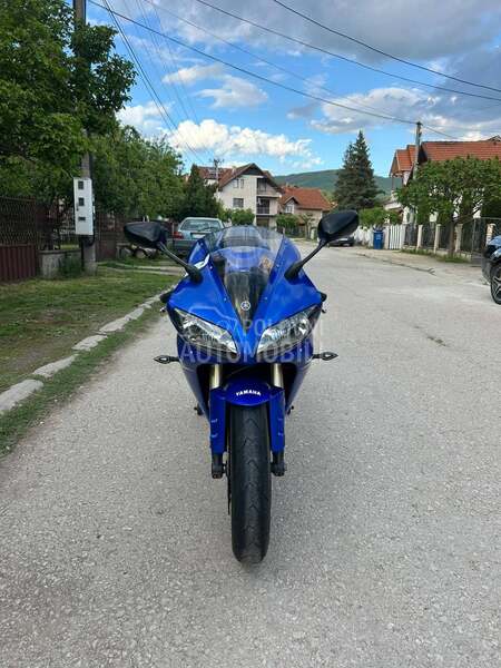 Yamaha R1
