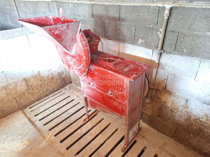 Poljostroj Prekrupač poljostroj