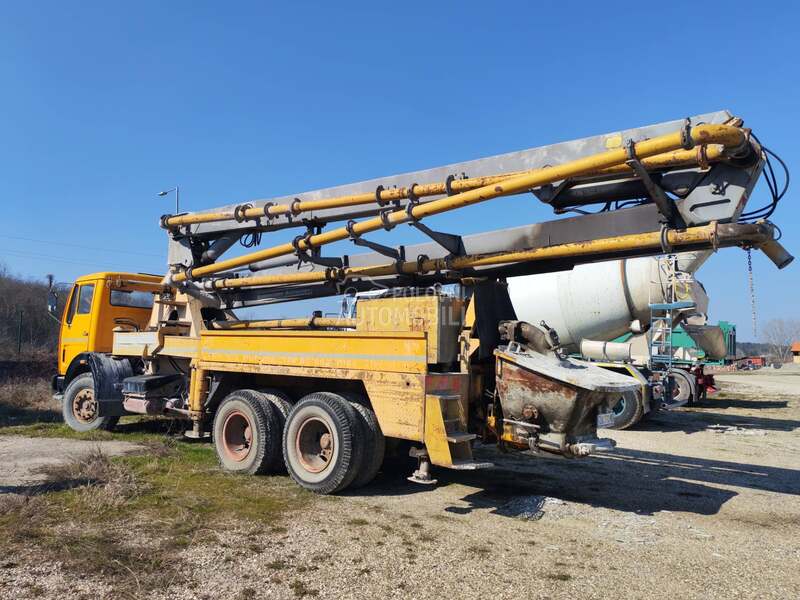 Mercedes Benz 2219 42