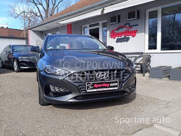 Hyundai i30 1.5 PREMIUM