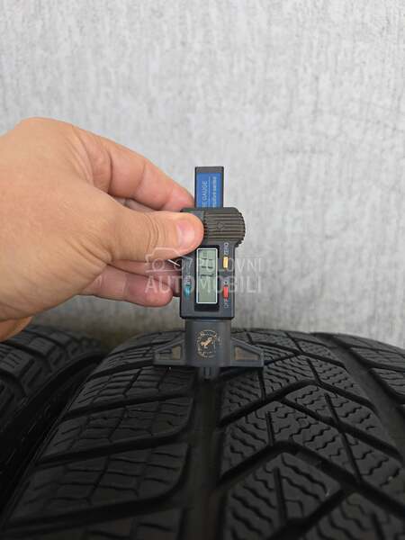 Pirelli 255/45 R19 Zimska