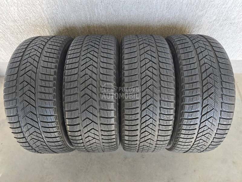 Pirelli 255/45 R19 Zimska