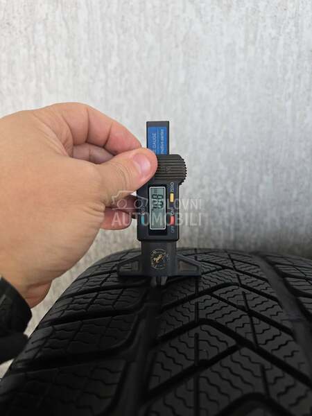 Pirelli 255/45 R19 Zimska