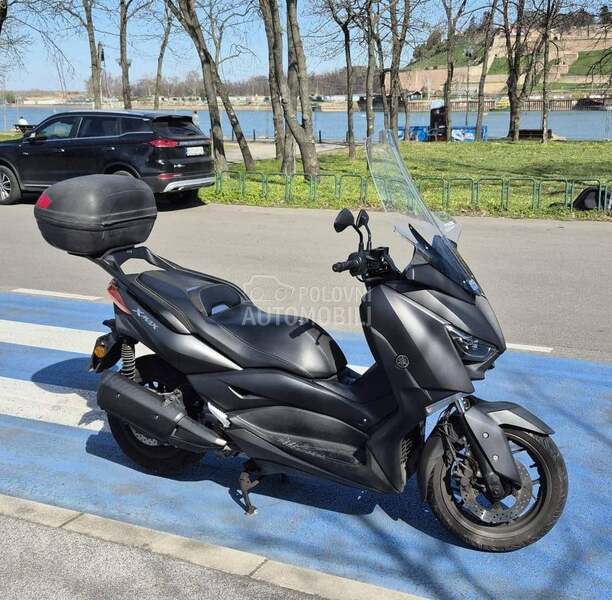 Yamaha X MAX 300