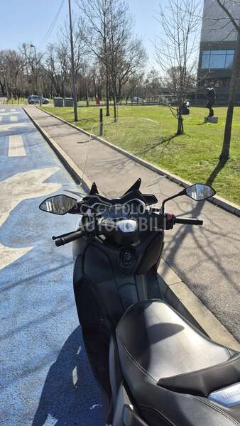 Yamaha X MAX 300