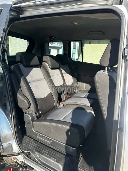 Mazda 5 