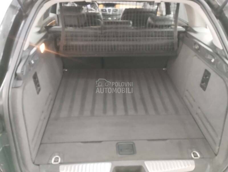 Renault Laguna Paris initiale