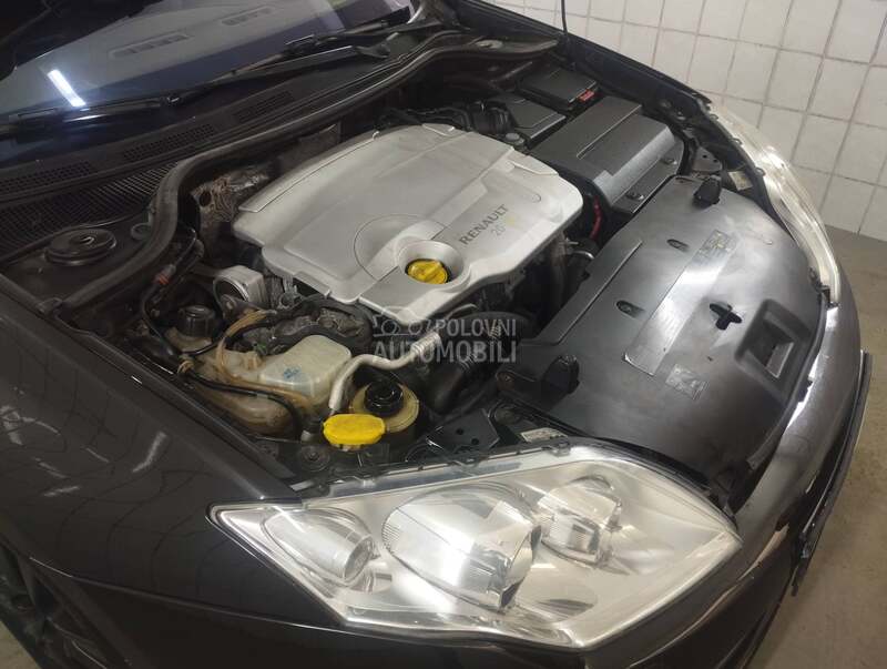 Renault Laguna Paris initiale