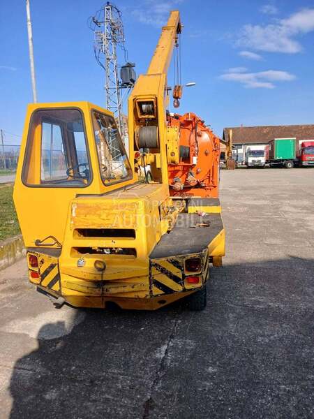 Demag V42