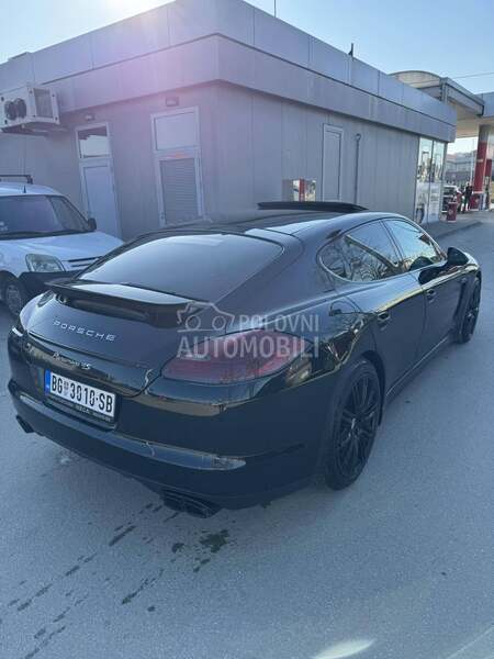 Porsche Panamera 4.8i