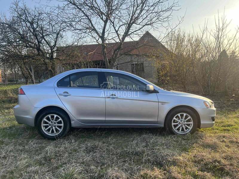 Mitsubishi Lancer 1.8