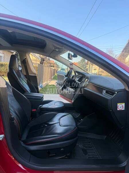 Tesla Model S P85