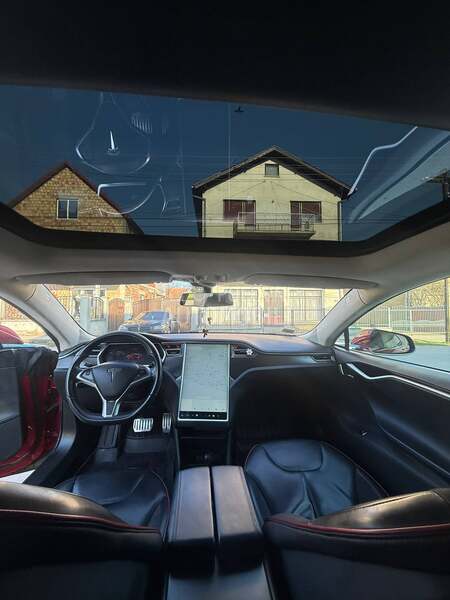 Tesla Model S P85
