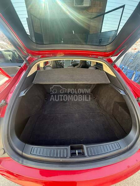 Tesla Model S P85