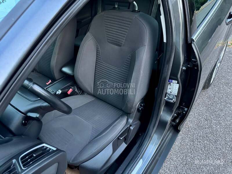 Ford Focus 1.6 TDCi/TITANIUM/