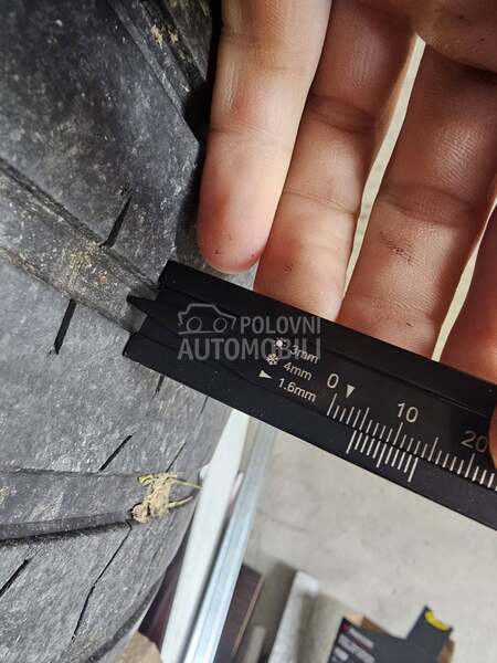 Vredestein 235/40 R18 Letnja