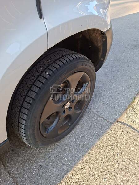 Triangle 225/50 R18 Zimska