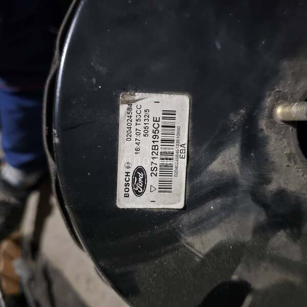 Kočiona servo pumpa