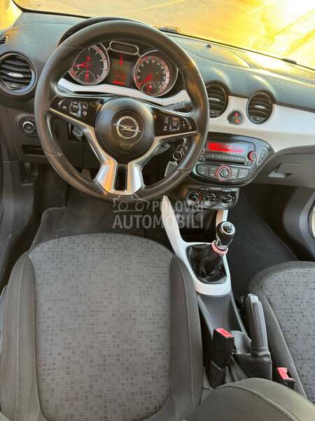 Opel Adam 