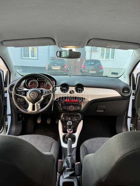 Opel Adam 
