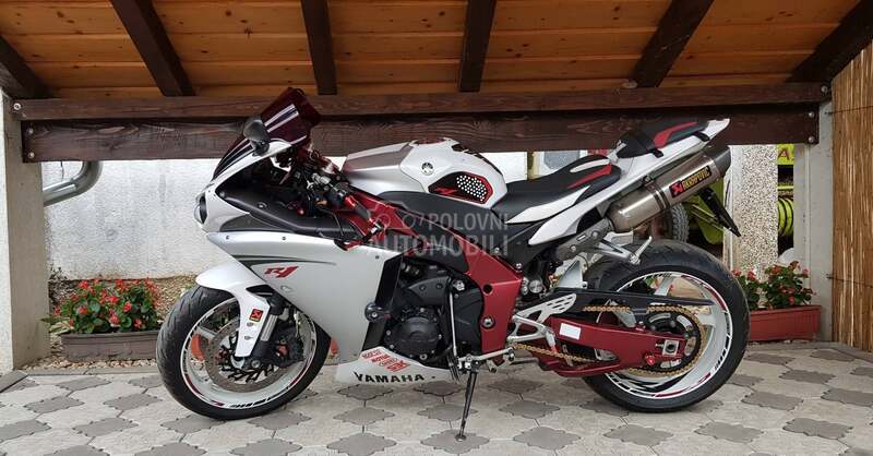 Yamaha R1
