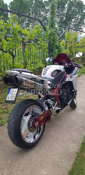 Yamaha R1