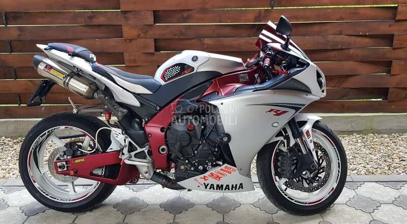 Yamaha R1