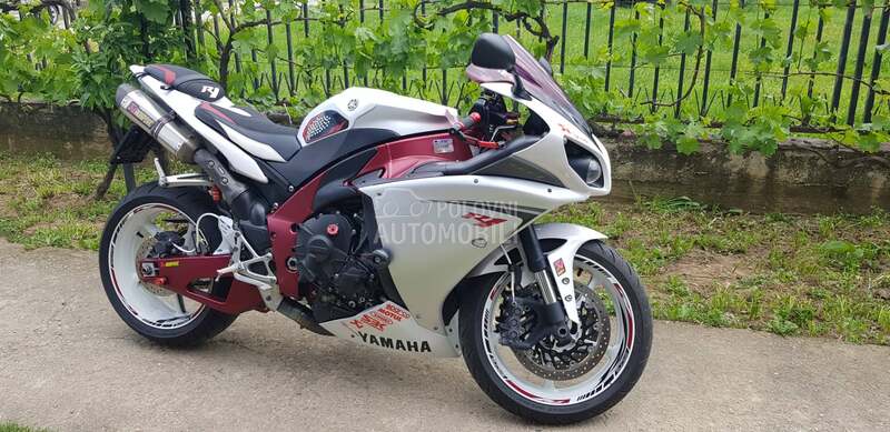 Yamaha R1