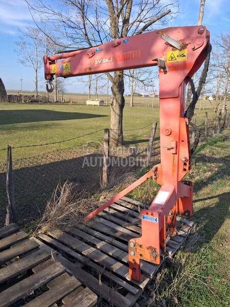 Rauch ruka za traktor