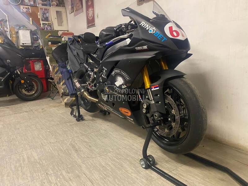 Yamaha R6