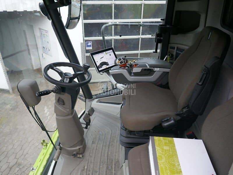 Claas Lexion 7700