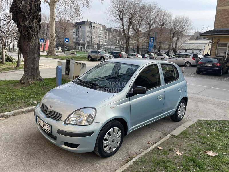 Toyota Yaris 1.0 vvti