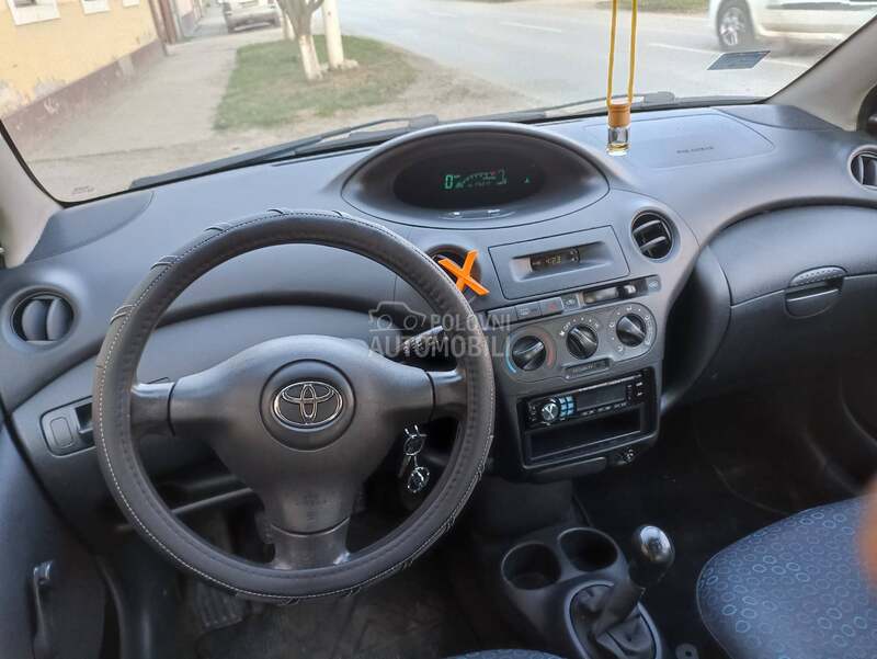 Toyota Yaris 1.0 vvti