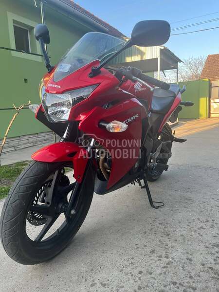 Honda CBR125R