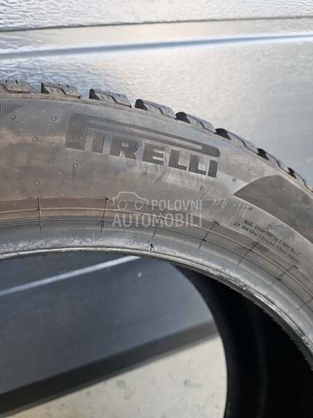 Pirelli 235/45 R18 Zimska