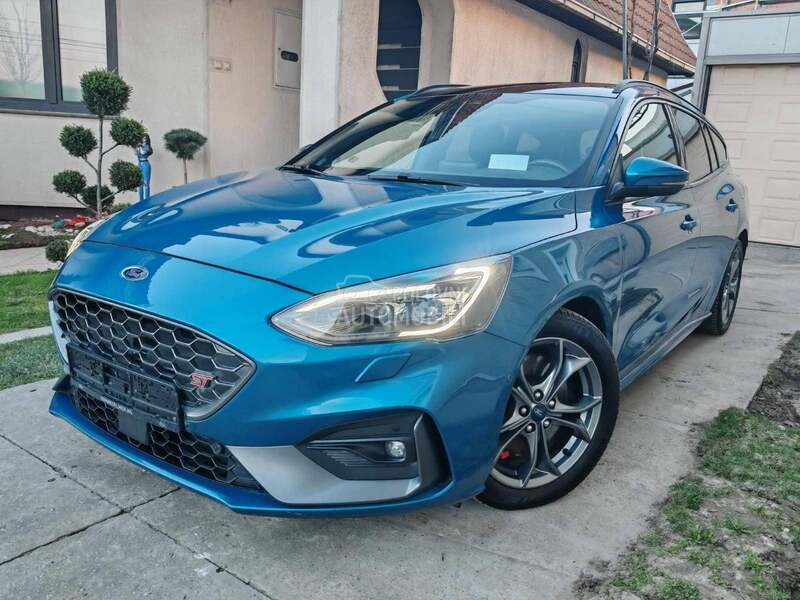 Ford Focus ST p.e.r.f.e.k.t.a.n