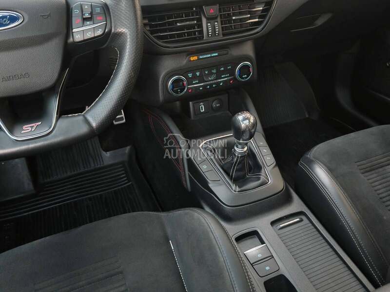 Ford Focus ST p.e.r.f.e.k.t.a.n