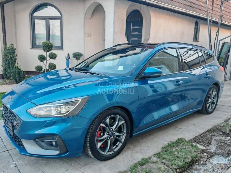 Ford Focus ST p.e.r.f.e.k.t.a.n