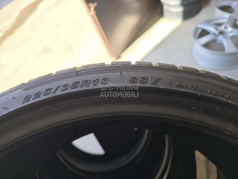 Goodride 225/35 R19 Zimska
