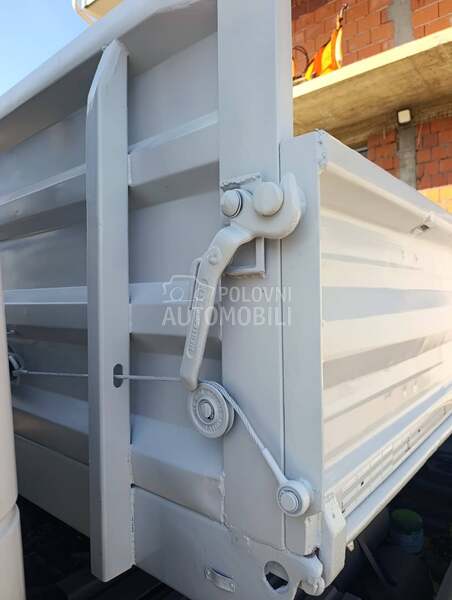 Mercedes Benz 1222  kiper