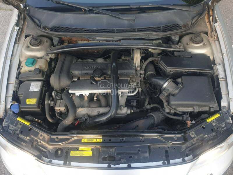 Volvo V70 