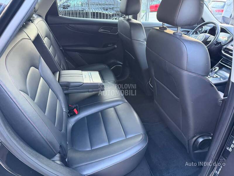 MG EHS 1.5T PHEV Luxury