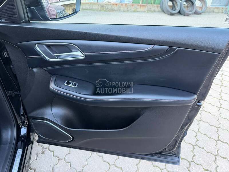 MG EHS 1.5T PHEV Luxury