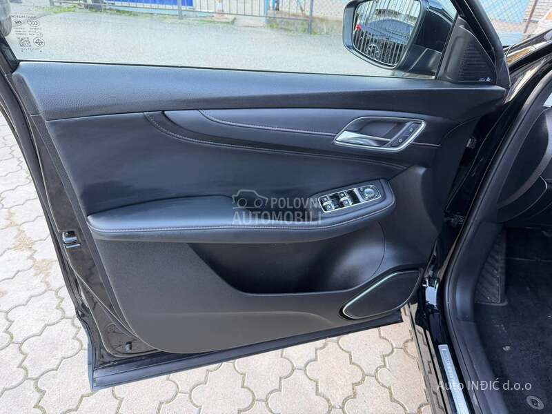 MG EHS 1.5T PHEV Luxury