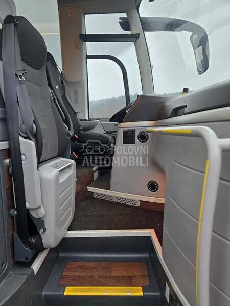 MAN Lions Coach R010