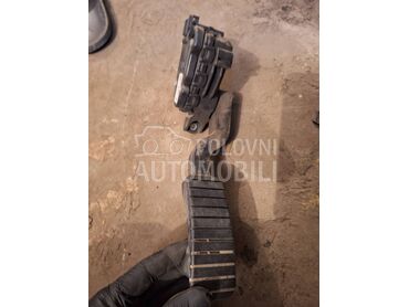 Papucica gasa Laguna 2 za Renault Laguna od 2001. do 2007. god.